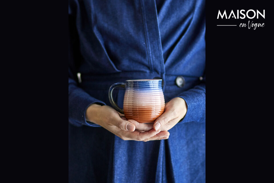 La Tasse Tatum de Bloomingville est un ensemble de quatre tasses en grès avec une finition