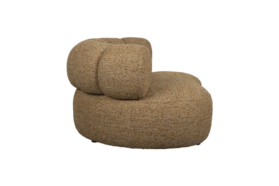 The slightly curved seat creates an inviting look