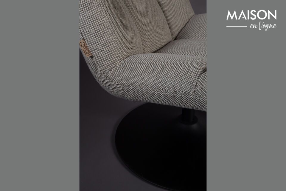 The entire model is generously upholstered for maximum seating comfort