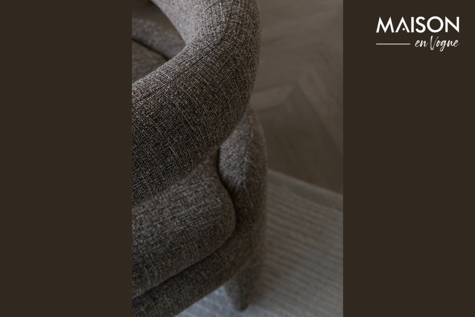 The playful design of the Nova armchair instantly elevates your living room to a new level