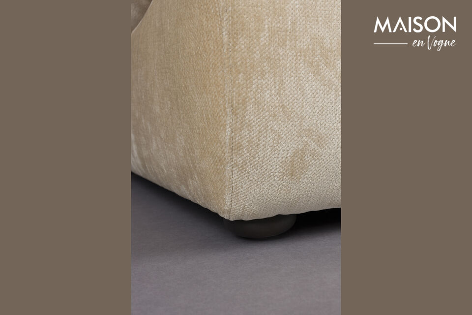 Fully upholstered in soft velvet
Available in a variety of shades
Features thick