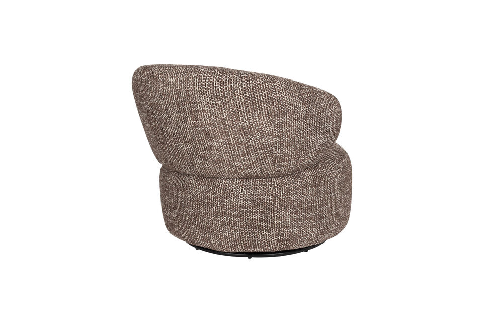 Let yourself be embraced by the Walter lounge chair from Dutchbone