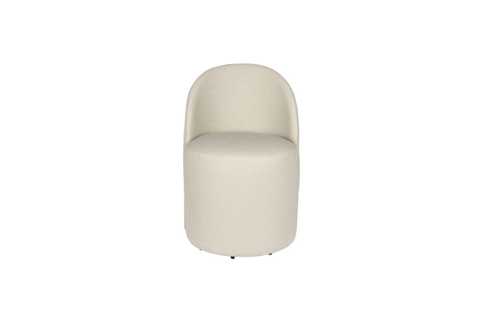 Neem plaats in de Plush fauteuil van Zuiver en geniet in stijl van een ontspannen moment