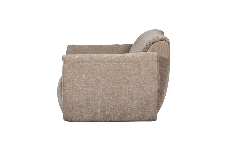Dieses grosszugige Ecksofa mit daunenartiger Oberflache und weichem Stoff strahlt Luxus aus