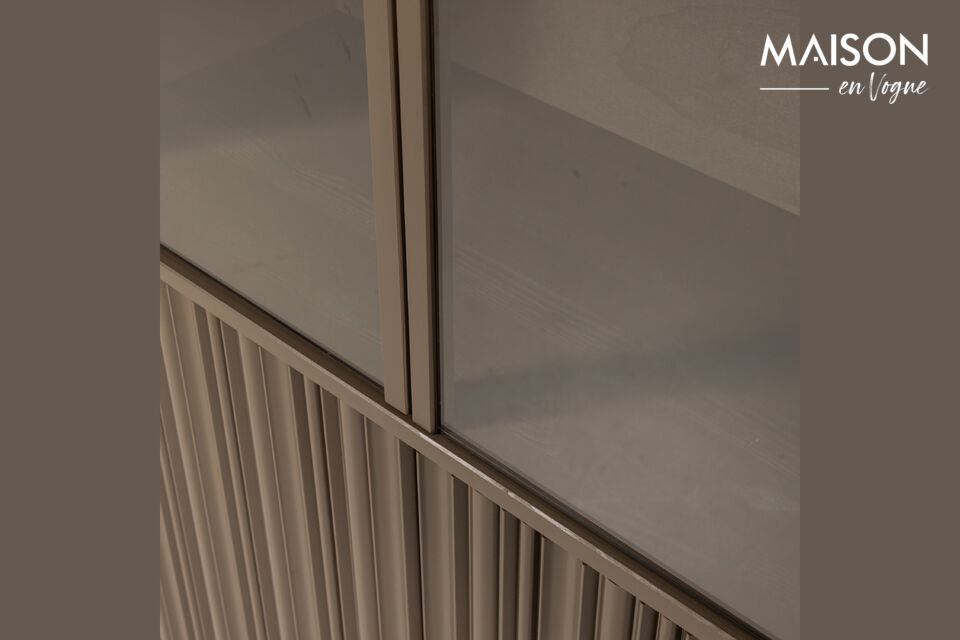 The Nova display cabinet is made of sanded pine and has a smooth and neat finish