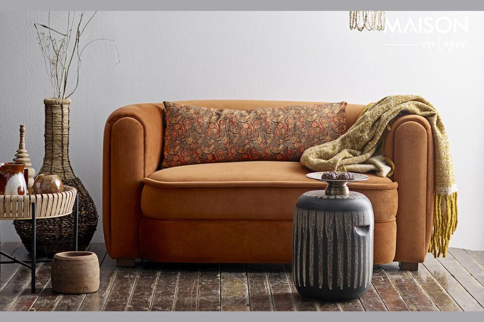 In de holte van deze boog kan de royale zitting comfortabel plaats bieden aan twee personen