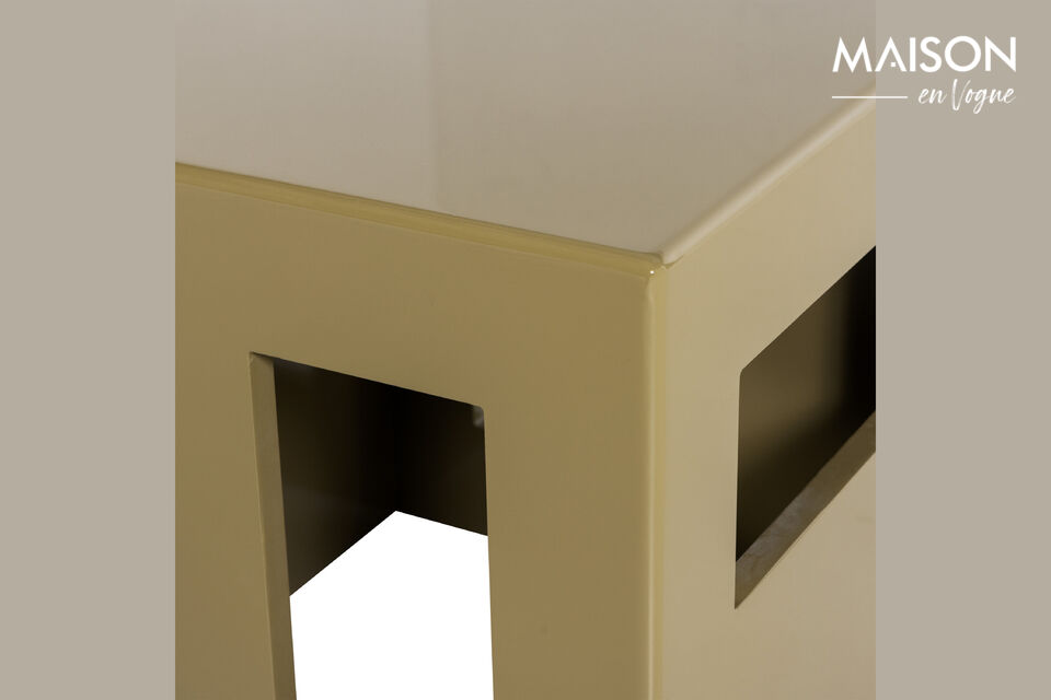 Esta mesa auxiliar se convierte en una obra de arte funcional en su hogar