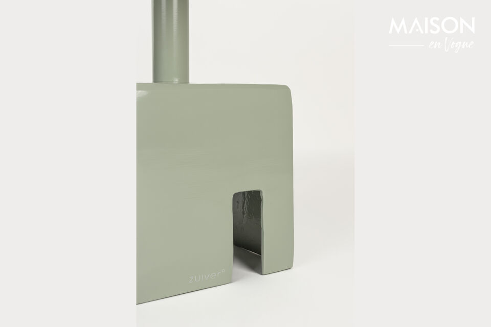 Fabricada a mano con hierro y aluminio de origen sostenible