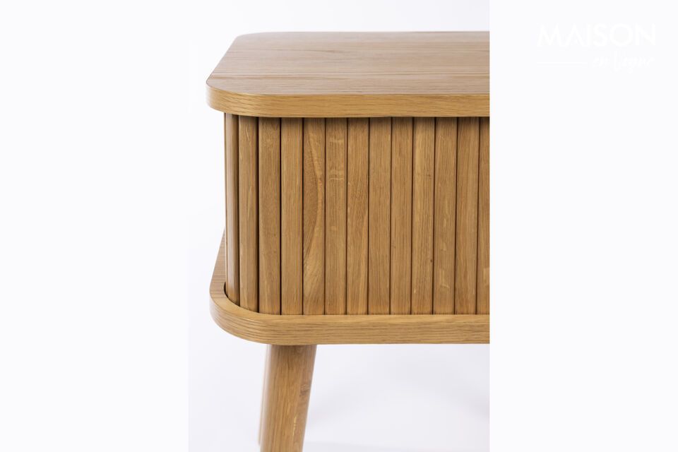 Descubra la versatilidad y el encanto funcional de nuestra mesa auxiliar de madera marrón Barbier