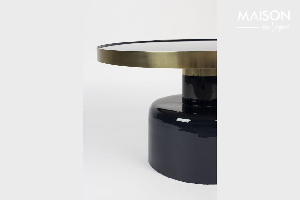 Esta preciosa mesa de metal está disponible en numerosos colores esmaltados