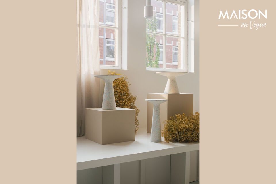 Descubra la colorida elegancia y excepcional durabilidad de nuestra mesa auxiliar de terrazo