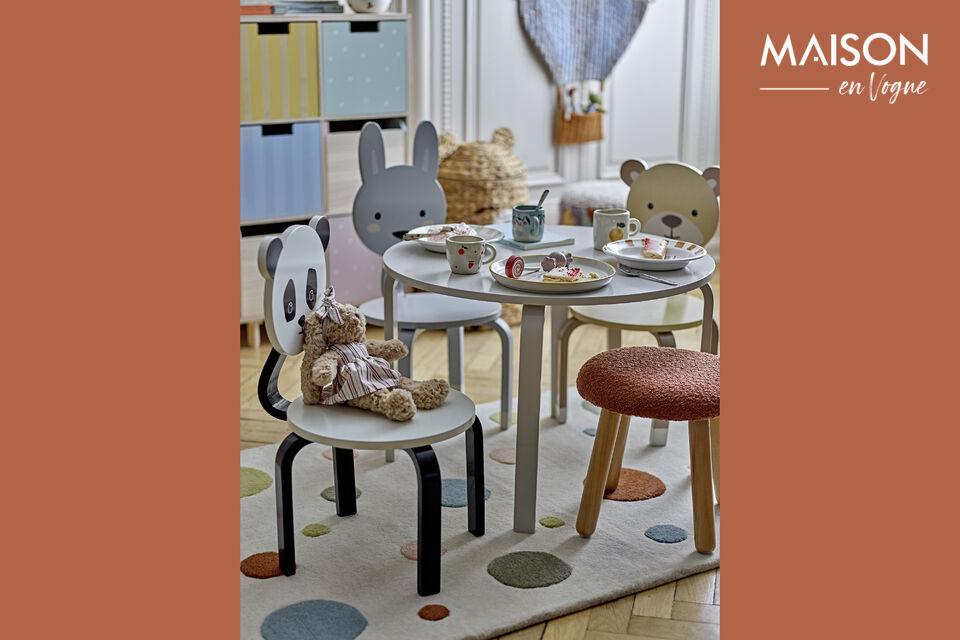 ¡La mesa Marle de Bloomingville MINI es el complemento perfecto para cualquier hogar! Esta bonita