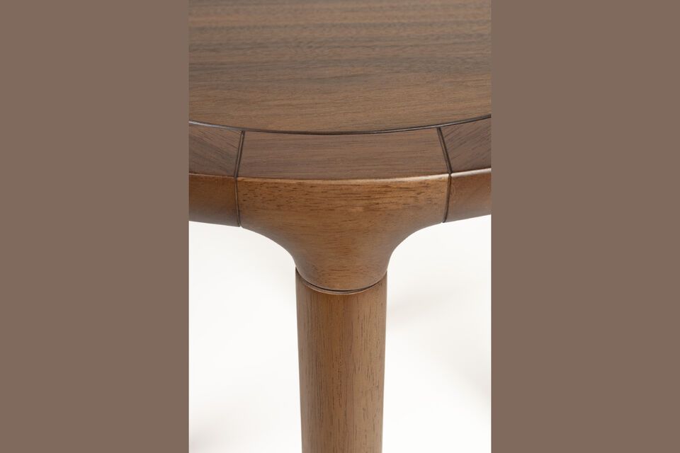 Esta mesa tiene un aspecto ligero y aireado, ideal si vives en un espacio reducido