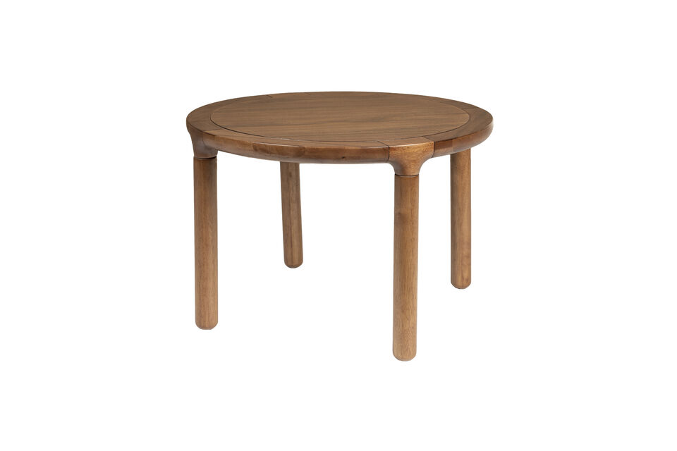 Se ofrece en distintos tonos de madera y en varios tamaños