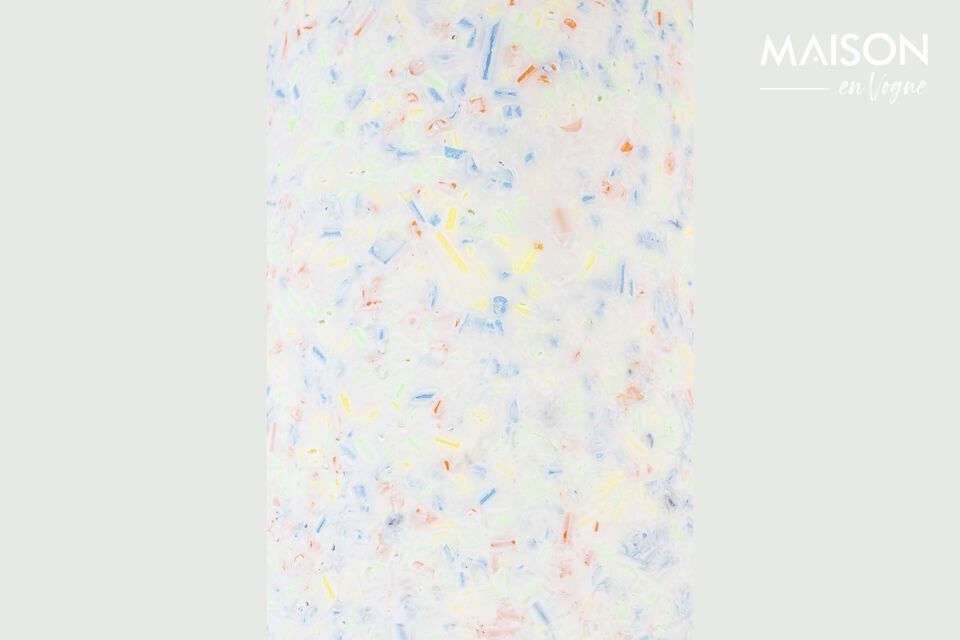 Mesa de plástico reciclado, ecorresponsable y versátil.
