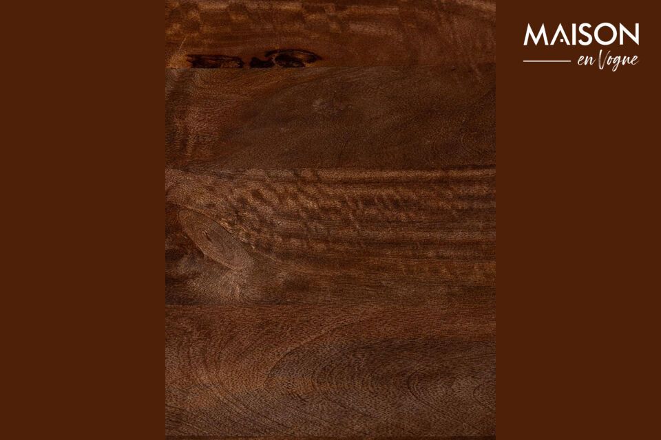 Fabricada en madera de mango de alta calidad