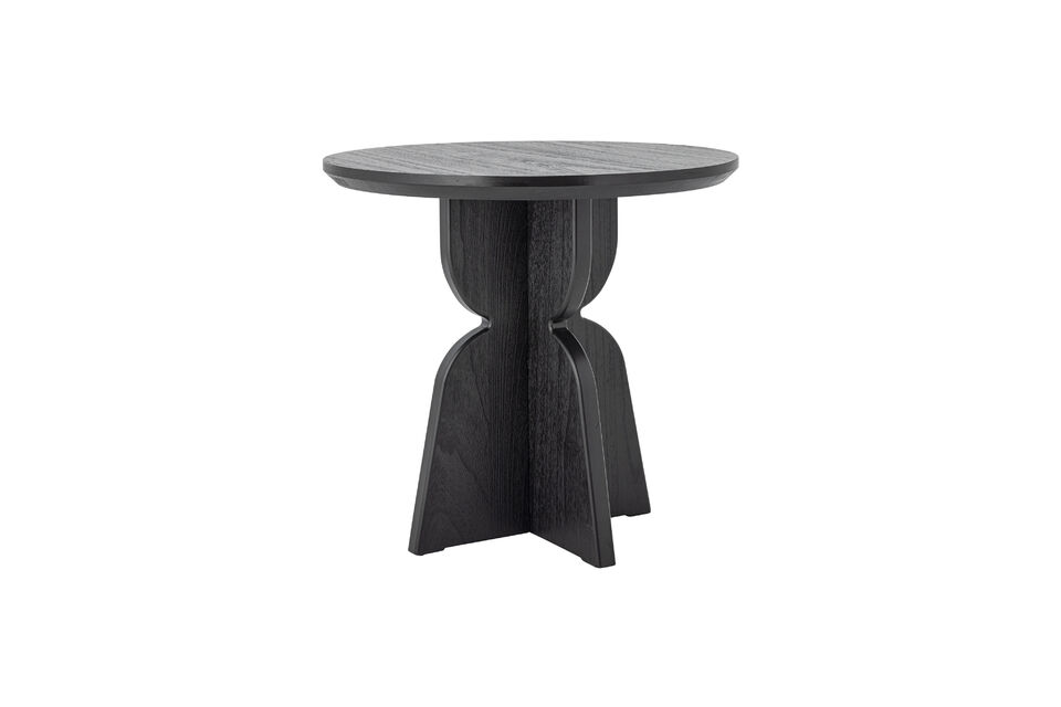 La mesa de comedor Vixen de Bloomingville está fabricada en madera de pino lacada en negro y cuenta