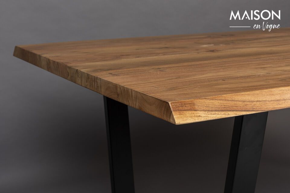 Descubra la elegancia y la funcionalidad combinadas en nuestra última colección con la mesa de