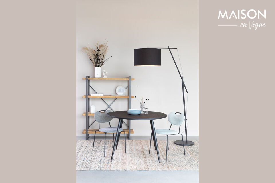 Descubra la elegancia y la funcionalidad combinadas en nuestra nueva mesa de comedor de teca negra