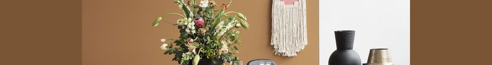 Descriptivo Materiales  Mesa de comedor pequeña Kant de madera oscura