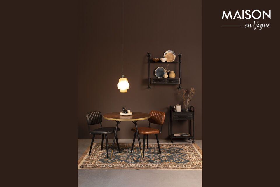 El lujo está en los detalles, y este es el caso de la mesa de comedor Denise
