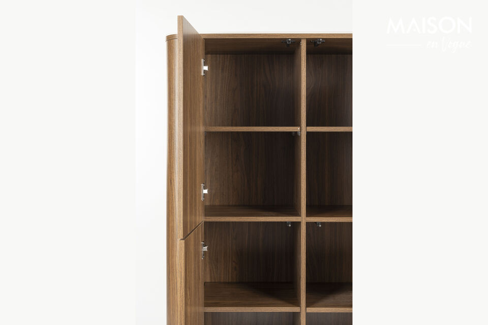 Le design arrondi et les lignes discrètes confèrent aux meubles une allure douce et luxueuse