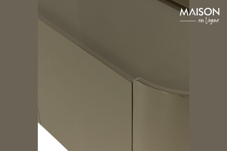 Le matériau en plaques MDF de nos collections est formé de fibres de bois pressées qui sont