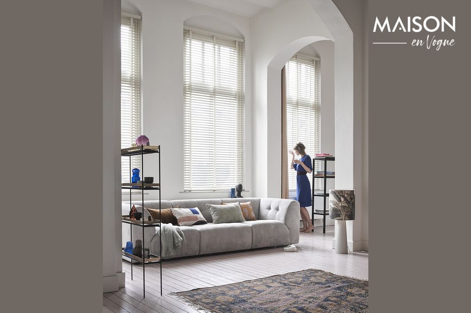 With its conical shape and light grey colour, the large Meux lamp base is a contemporary item