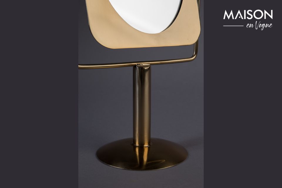 Un miroir pratique au design sophistiqué