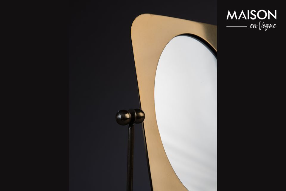 Une structure en acier inoxydable permet d\'incliner le miroir afin de l\'adapter à l\'éclairage