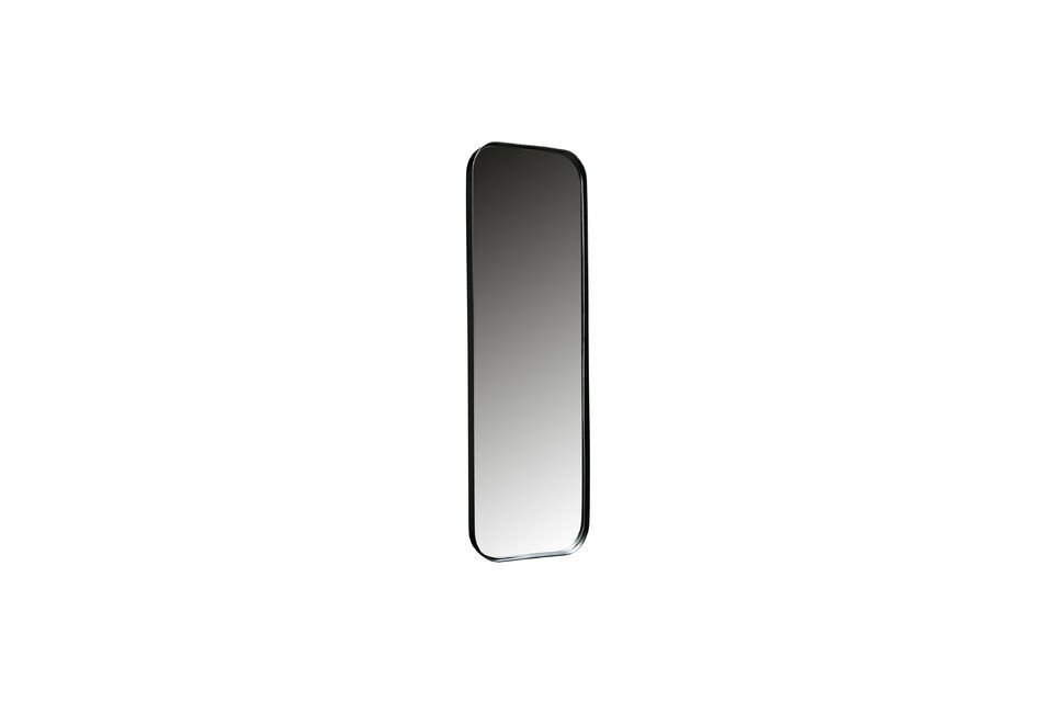 Le miroir rectangulaire en métal noir Doutzen est un miroir avec cadre métallique et revêtement