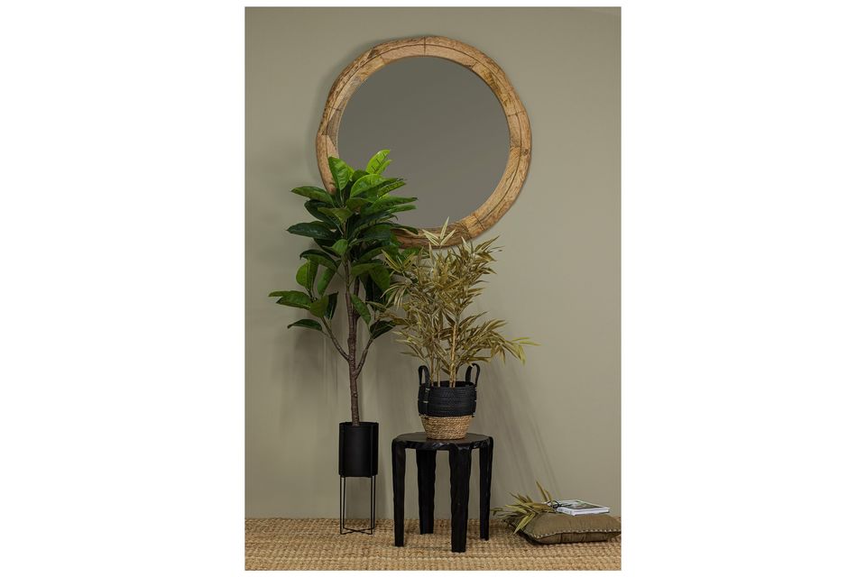 Le miroir Rion est un modèle imaginé par WOOOD en bois de manguier