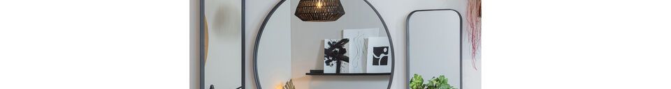 Mise en avant matière Miroir rond en métal noir Doutzen