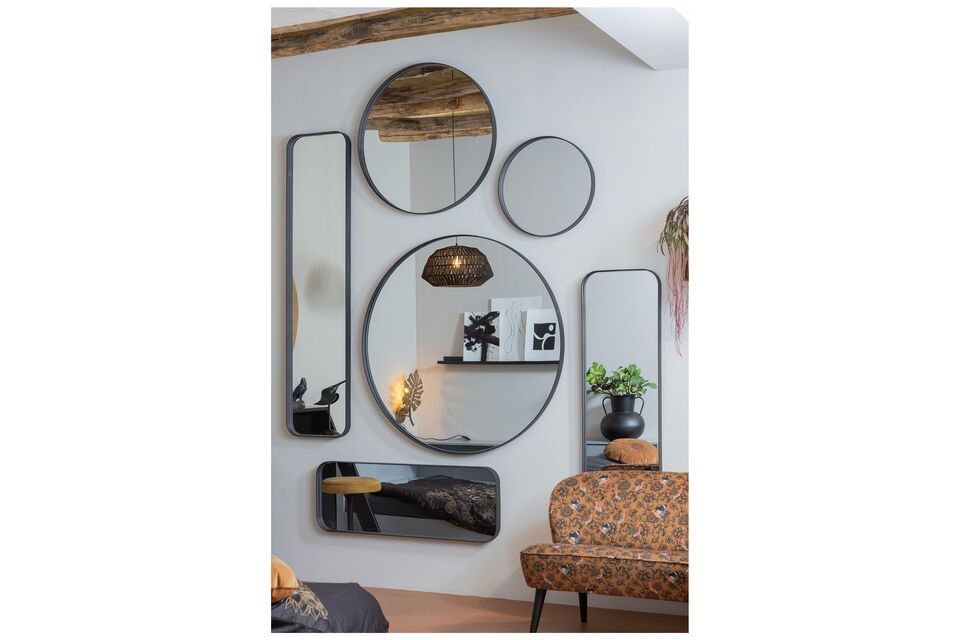 Miroir rond avec un cadre en fer, industriel et épuré