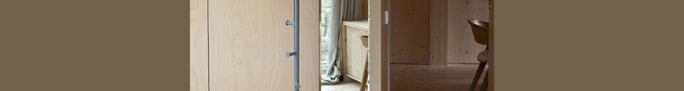 Mise en avant matière Miroir sur pied Vero Blue