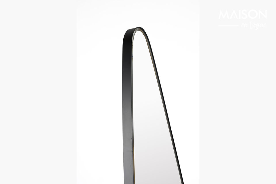 Avec sa forme unique en goutte d\'eau et son socle robuste en bois d\'hévéa