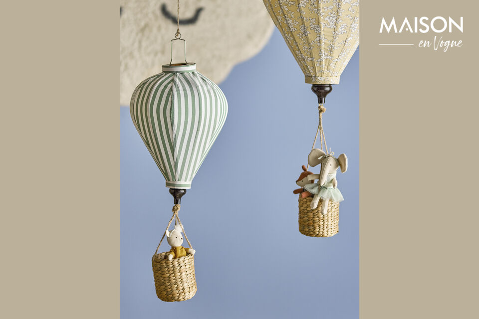 Le Mobile Pomp de Bloomingville MINI est un joli ballon à air chaud