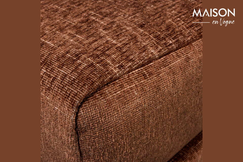 The stylish design is emphasised by the high, black leg with a cylinder shape