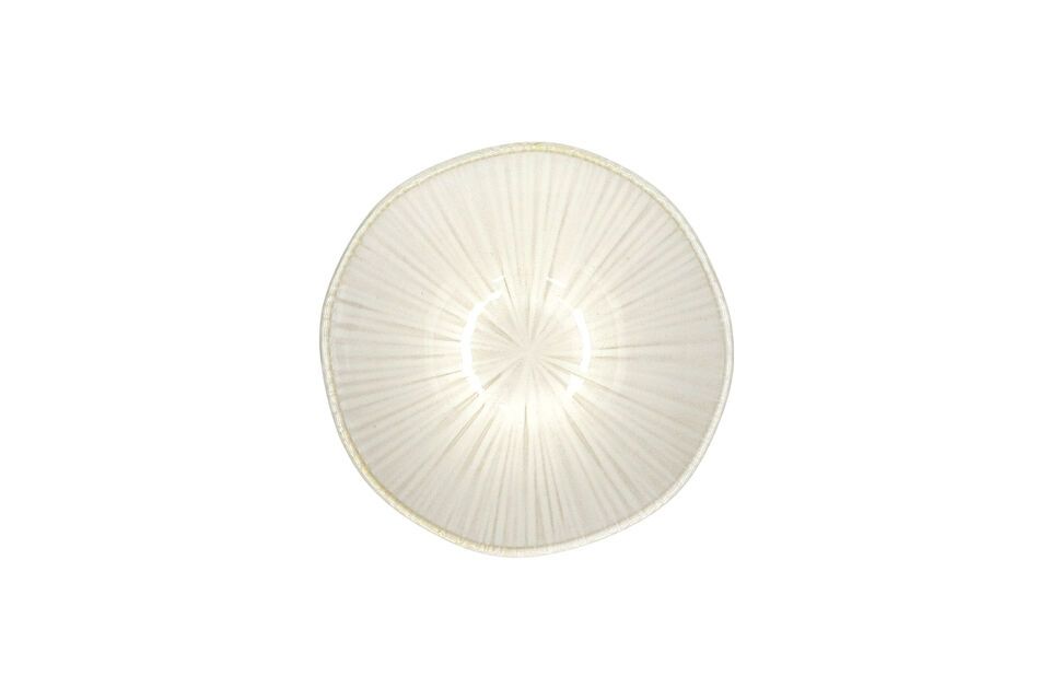 Made from high-quality porcelain, this bowl is designed to enrich your culinary experience