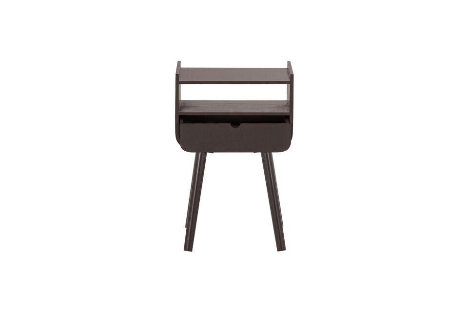 Nils überzeugt sowohl als Nachttisch neben dem Bett als auch als Beistelltisch neben Ihrem