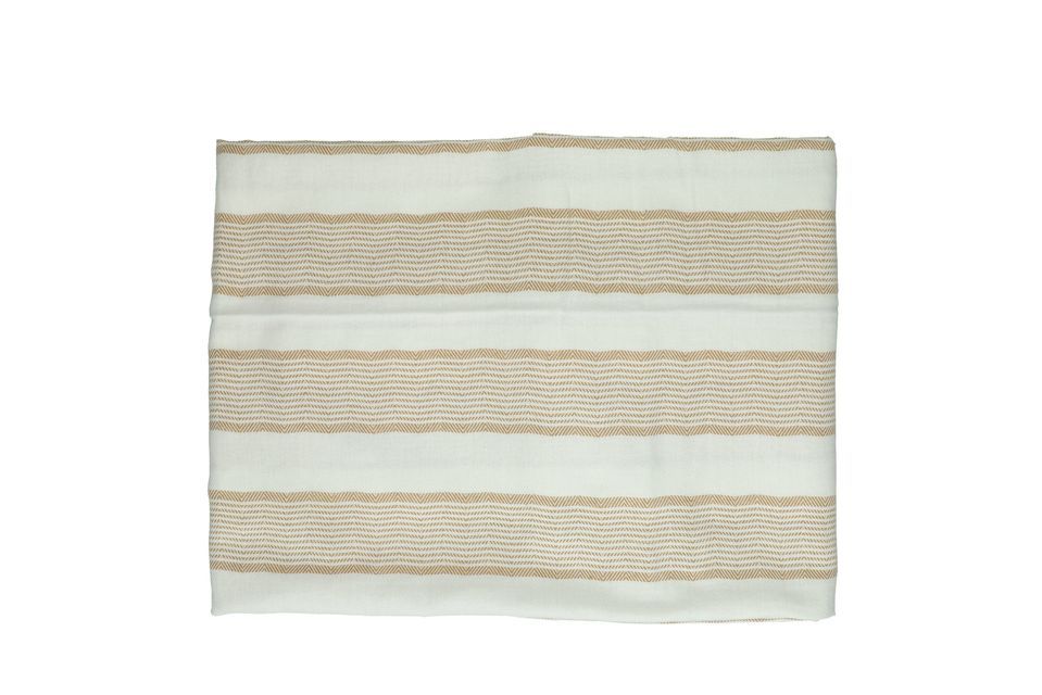 Cette nappe 100% coton a une longueur de 33 cm sur une largeur de 26 cm