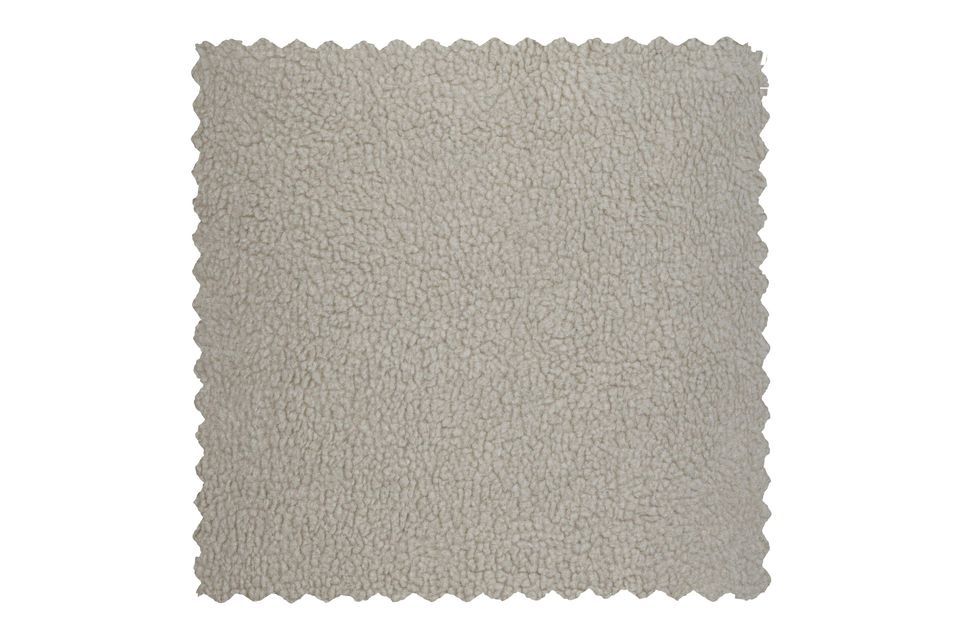 Refined armchair in a classic color