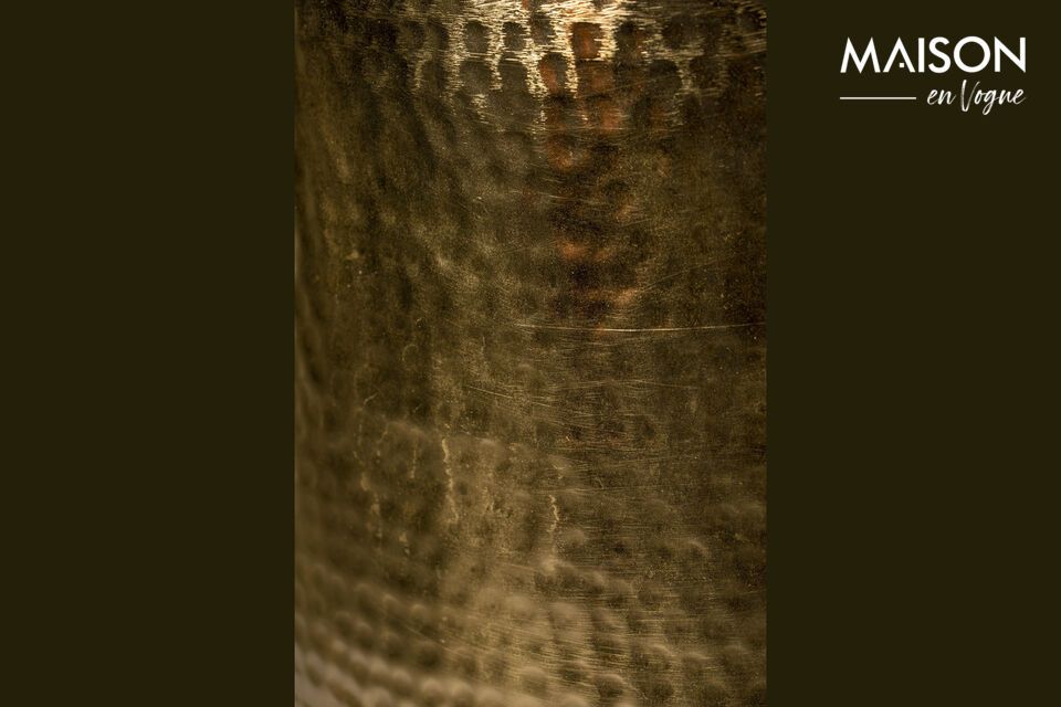 With dimensions of 35 cm in length