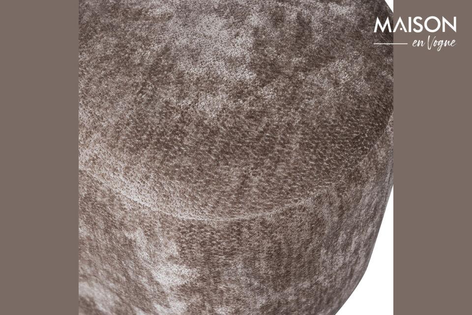 Our Aimy chenille has a striking structure, which provides a luxurious look and special shine