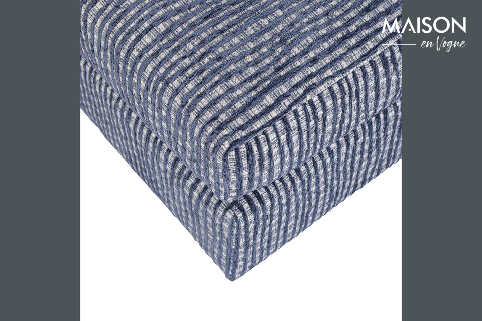 Use the ottoman as an extra seat when friends and family visit
