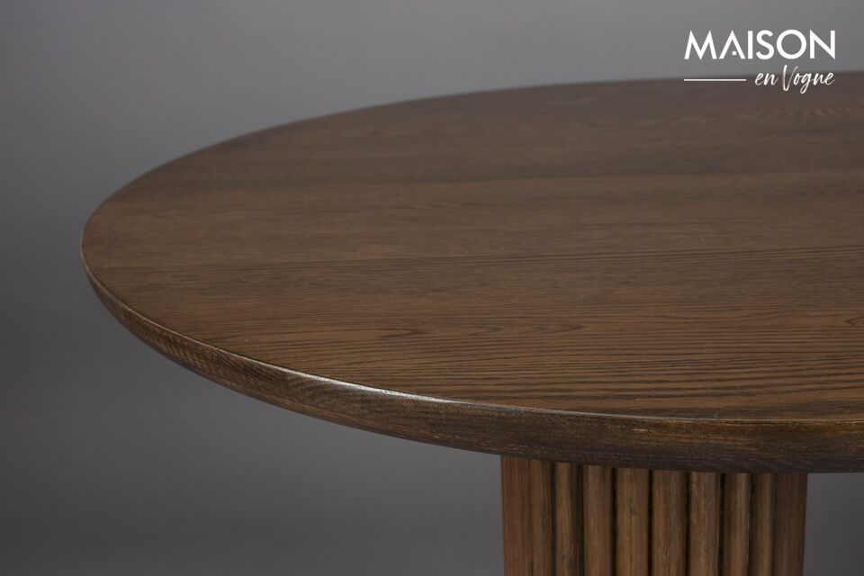 Solid oak tabletop with a walnut-colored finish