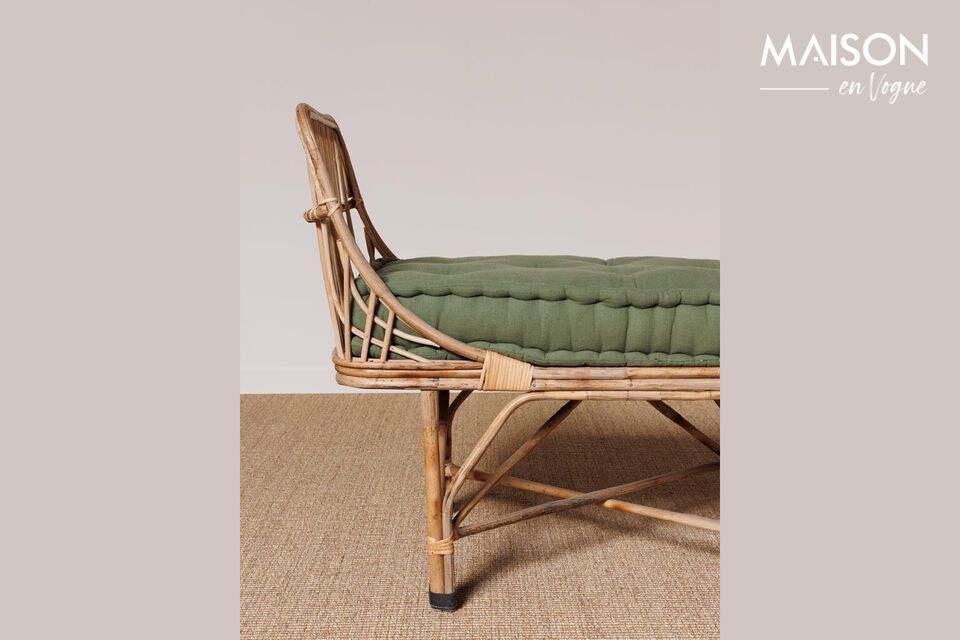 Questa panca lunga 151 cm è ideale per far sedere comodamente più persone