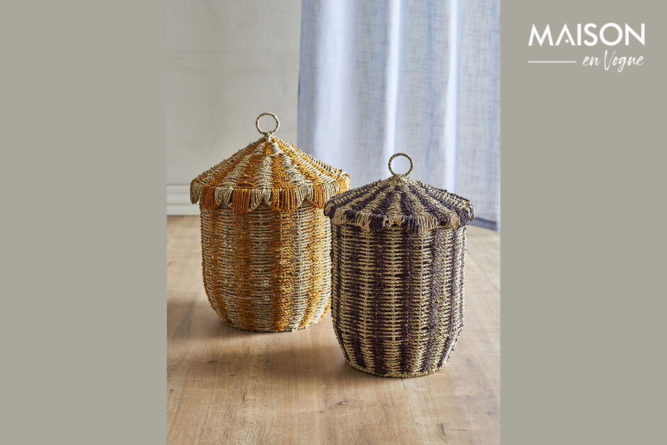Le Panier Cikkeline de Bloomingville MINI est un ensemble de 2 paniers en herbe marine tressée avec
