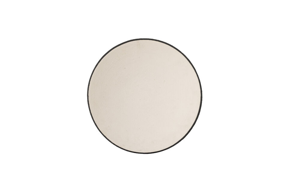 It is perfect for decoration, or for serving fruits and vegetables when used with a napkin