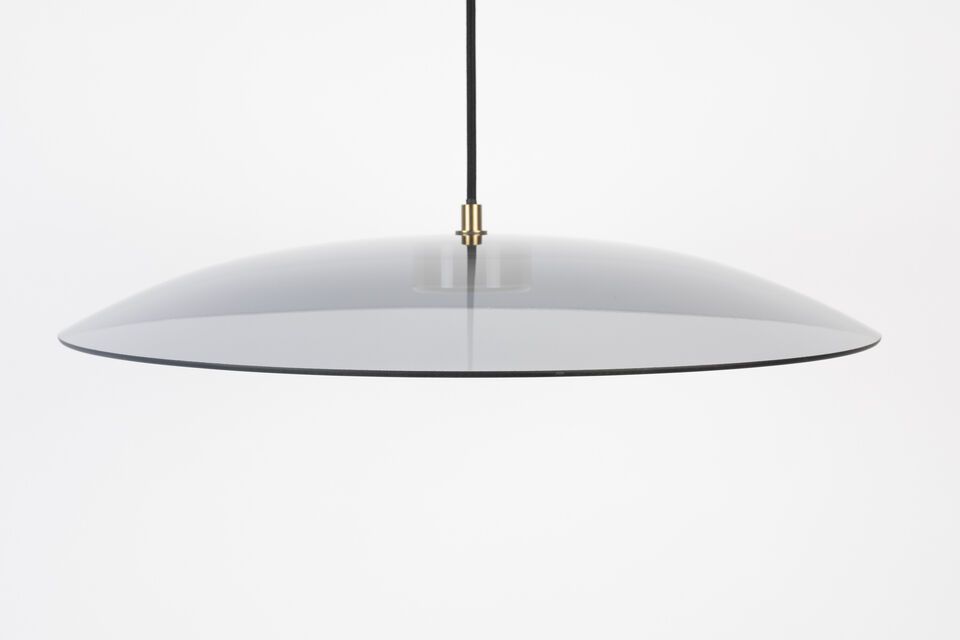 Its light weight of 2 kg makes it easy and safe to install